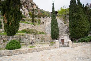 Peștera Sfântului Cuvios Simon, ctitorul Mănăstirii Simonos Petras