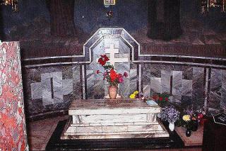 Cripta cu moaştele Sfântului Ierarh Serafim Sobolev, de la subsolul bisericii ruse „Sfântul Nicolae” din Sofia