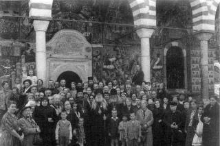 Sfântul Ierarh Serafim Sobolev, împreună cu turma sa duhovnicească, la Mănăstirea Rila din Bulgaria (septembrie 1937)