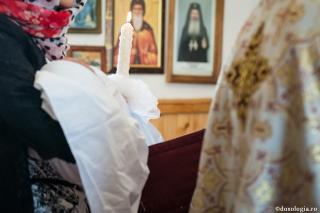 Dacă nu sunt căsătorită pot boteza o fetiță împreună cu un bărbat care nu este nici el căsătorit?