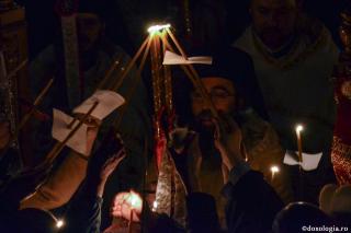 Ce semnifică lumina pe care o luăm în noaptea de Înviere?