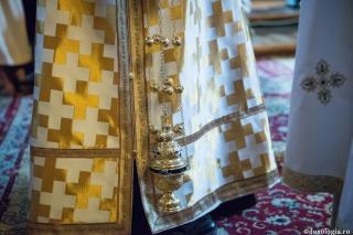 Smirna poate fi folosită la Sfânta Liturghie sau la alte slujbe?