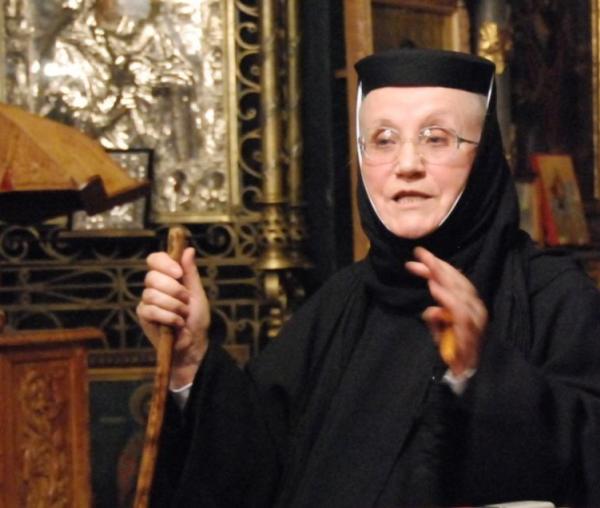 Maica Siluana Vlad – Despre Sfânta Cruce (3)