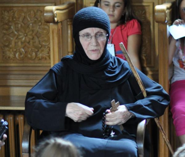 (Video) Maica Siluana Vlad – Convorbiri cu copiii despre partea buna a defectelor