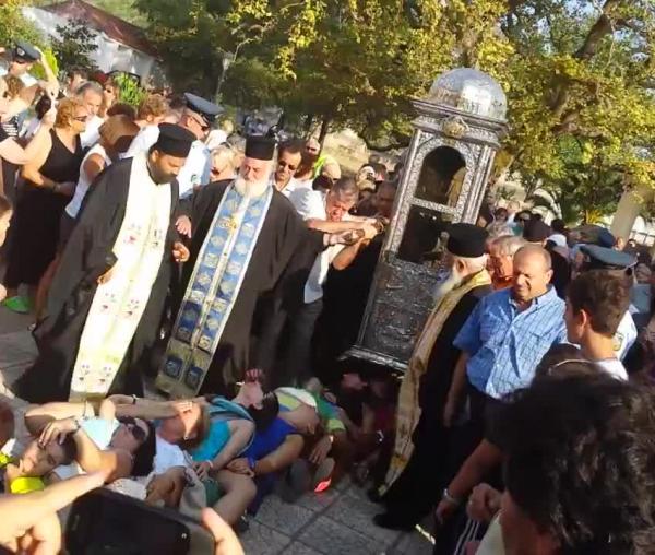 Procesiune cu moaştele Sfântului Gherasim din Kefalonia