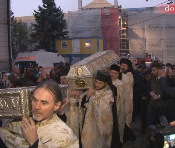 Procesiunea cu moaștele Sfintei Cuvioase Parascheva