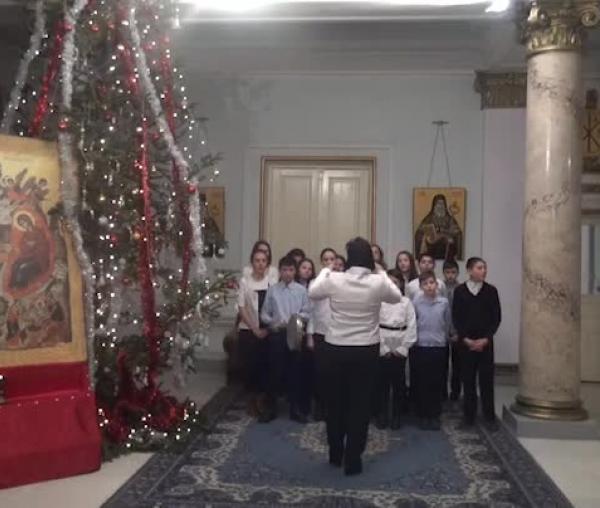 Colindători la Reședința Mitropolitană - Școala Dochia, județul Neamț