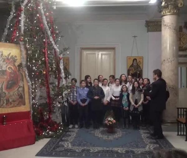 Colindători la Reședința Mitropolitană - Școala Golăiești, județul Iași