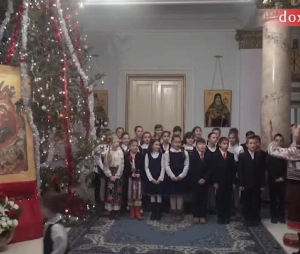 Colindători la Reședința Mitropolitana - Școala „Alexandru cel Bun” - Iași, clasa a IV-a