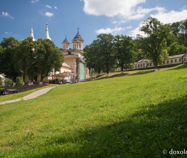 Biserica „Adormirea Maicii Domnului” de la Mănăstirea Nicula