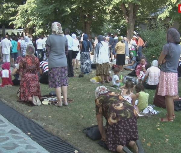 Sfântul Iosif de la Văratec cinstit de sute de credincioși