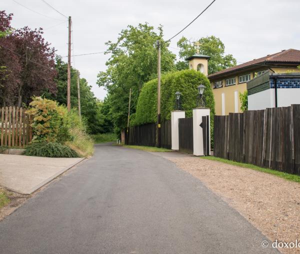 Drumul către Mănăstirea Sfântul Ioan Botezătorul din Essex, Anglia
