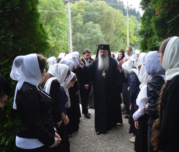 (Foto) Momente de rugăciune, la deschiderea noului an şcolar al Liceului Teologic Agapia