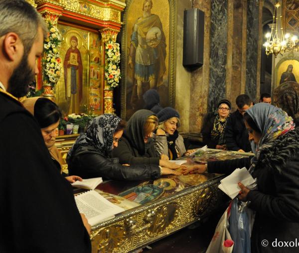 (Foto) Să ne amintim – Hramul Sfintei Cuvioase Parascheva 2014