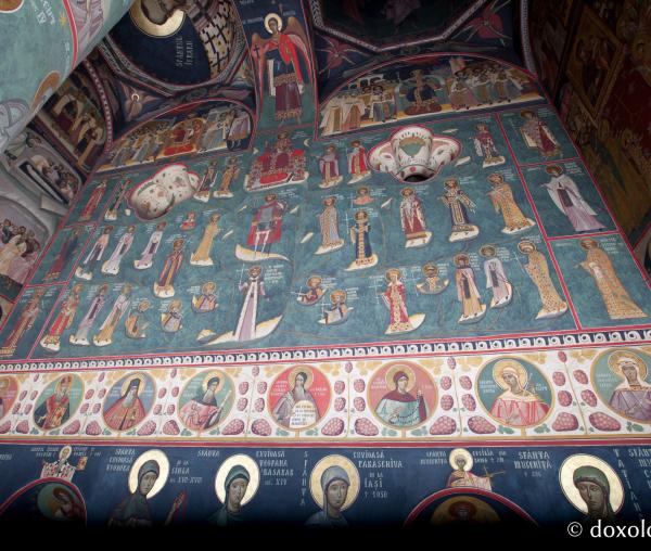(Foto) Frescele bisericii noi a Mănăstirii Lainici