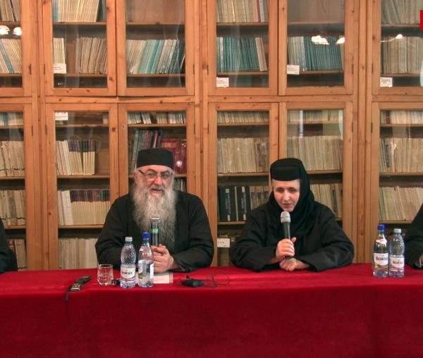(Video)  Despre importanța studierii Sfinților Părinți – Arhim. Zaharia Zaharou | expunerea