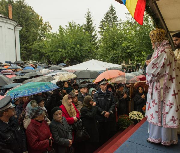 (Video) Resfințire de biserică în cartierul ieșean Tătărași
