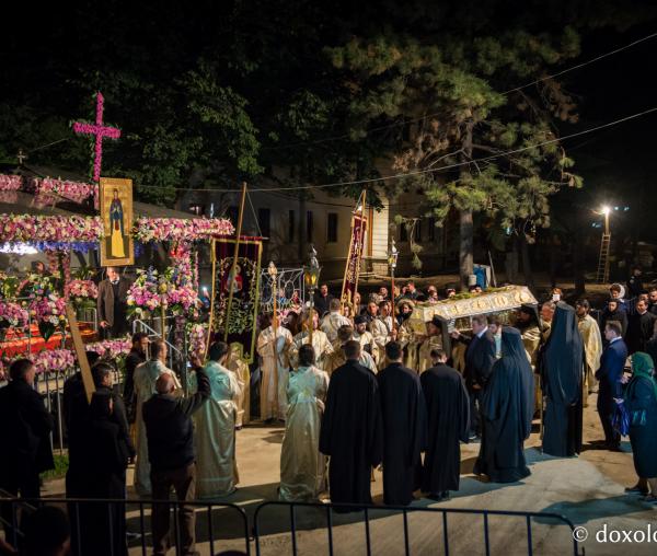 Procesiunea de scoatere a raclei Sfintei Parascheva