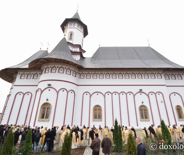 (Foto) Sfințirea Mănăstirii Zosin din Botoșani