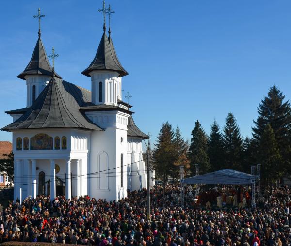 Resfințirea bisericii din Humulești - Târgu-Neamț