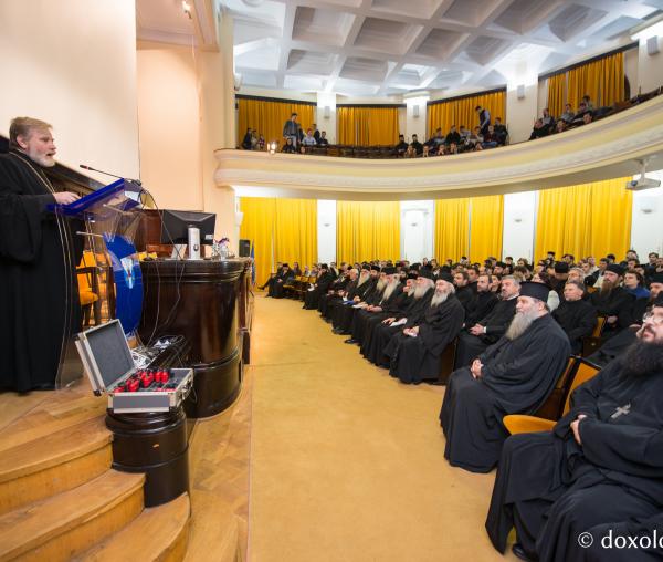 (Foto) Simpozion internaţional Întâlnirea cu Duhovnicul – Părintele Dionisie de la Colciu