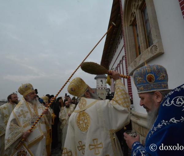 (Video) Biserica Mănăstirii Zosin a fost sfințită