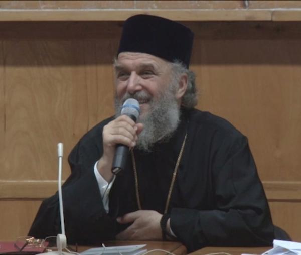(Video) Dumnezeu S-a făcut Om, ca pe om să-l facă dumnezeu – IPS Casian | Răspunsuri la întrebări