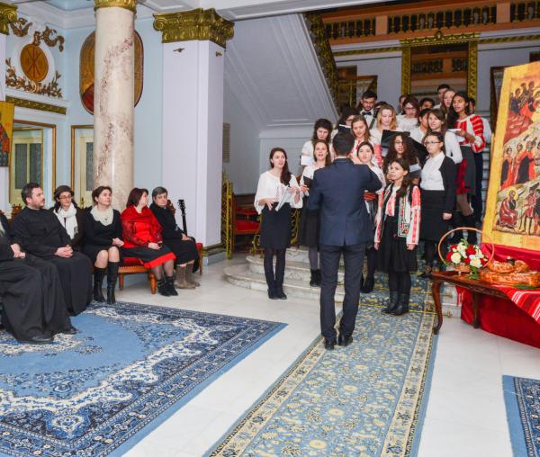Colindători la Reședința Mitropolitană - Voluntarii ProVita Iași