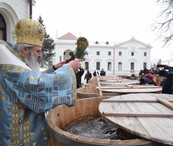 Apa cea Mare - o prelungire a Iordanului. IPS Teofan, cuvânt de învățătura în ziua prăznuirii Botezului Domnului