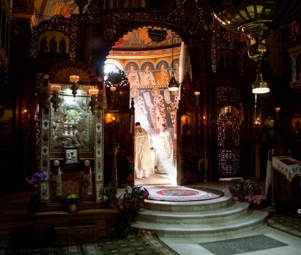 „Nu vă descurajaţi şi cereţi de la Dumnezeu înţelepciune, putere şi lumină ca să vă sfinţiţi viaţa!”