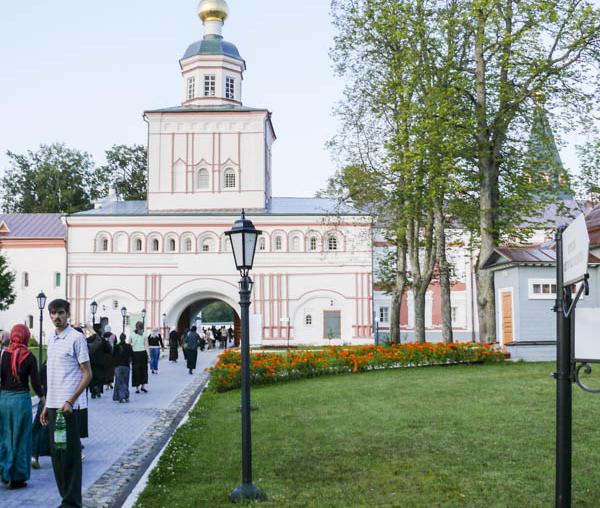 (Foto) Mănăstirea din ostrovul Valdai – Rusia