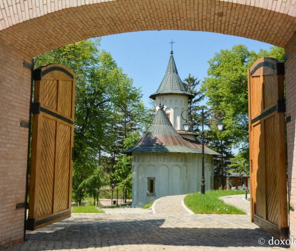 (Foto) Momente de tihnă la Mănăstirea Coșula