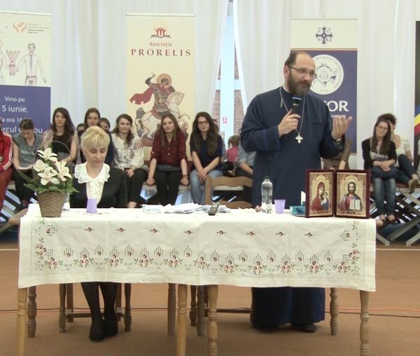 (Video) Familia, casa sufletului copilului. Educația în iubire – Părintele Constantin Necula | expunere