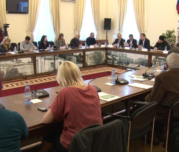 Dezbatere publică la Iași