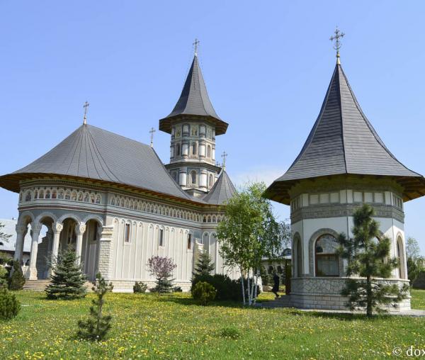 (Foto) Mănăstirea Cămârzani