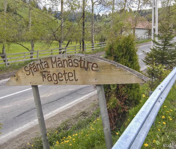 (Foto) Mănăstirea Făgețel - o candelă ce pâlpâie românește