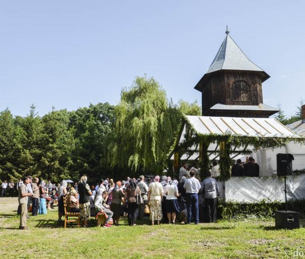 (Foto) Hramul Mănăstirii Guranda din Botoșani - Sfânta Treime - 2016