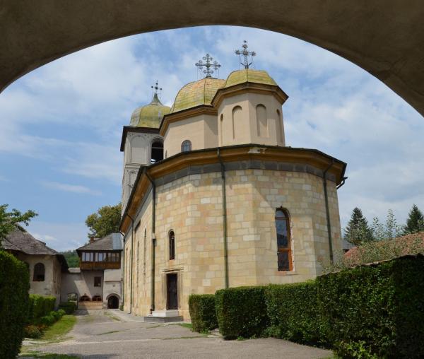 Mănăstirea Negru Vodă - acasă la Sfântul Ioanichie cel Nou de la Muscel