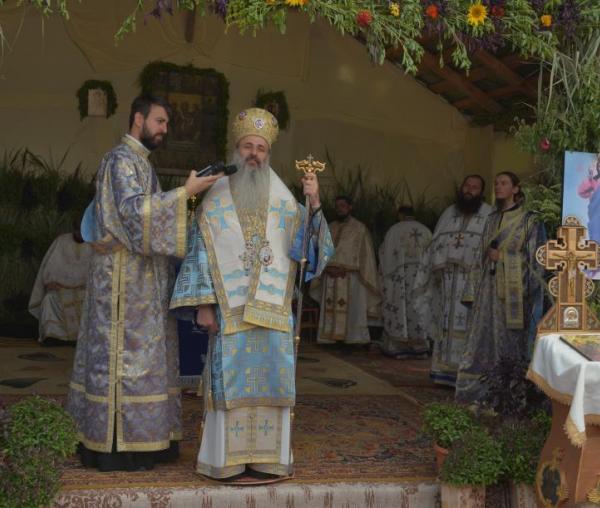(VIDEO) „Suntem chemați să facem parte din corul Sfinților Apostoli” - Înaltpreasfințitul Teofan, Mitropolitul Moldovei și Bucovinei