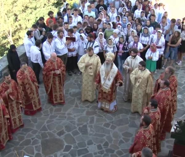 (VIDEO) Liturghie arhierească la Cetatea Neamțului