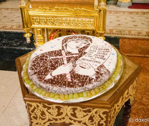 (Foto) Sfânta Liturghie arhierească în noaptea hramului Sfintei Cuvioase Parascheva - Catedrala Mitropolitană din Iaşi