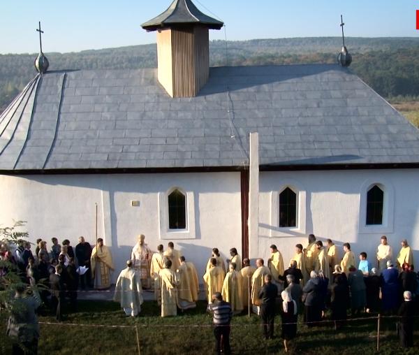 Sfințirea bisericii din Balta Arsă