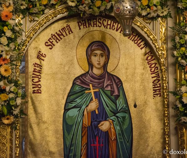 Mulţime de pelerini la Sfânta Liturghie (galerie FOTO)