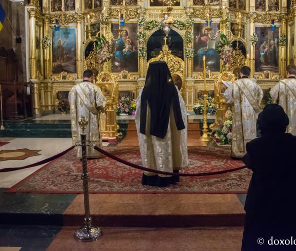 Hramul pe final - Privegherea Învierii, de sâmbătă seara (Galerie FOTO)