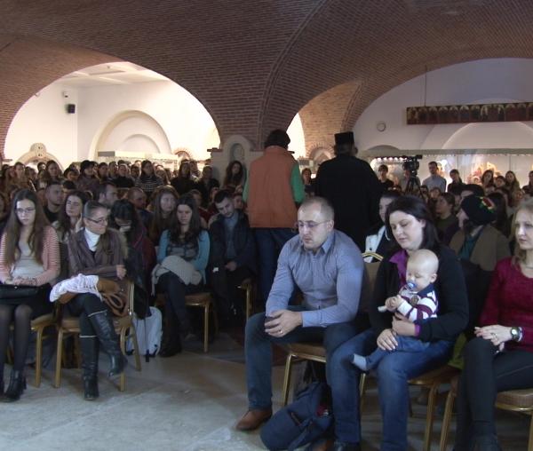 Sală arhiplină la Conferința Părintelui Nicodim Petre