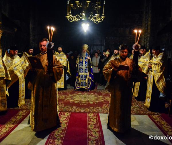 Slujbă de Priveghere la Mănăstirea Neamț, în cinstea Sfântului Cuvios Paisie Velicicovschi (galerie FOTO)