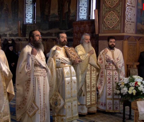 (Video) Mănăstirea Peștera din județul Neamț și-a serbat hramul