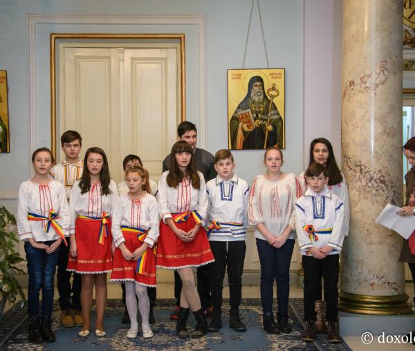 Colindători la Reședința Mitropolitană 2016 - Școala Dochia