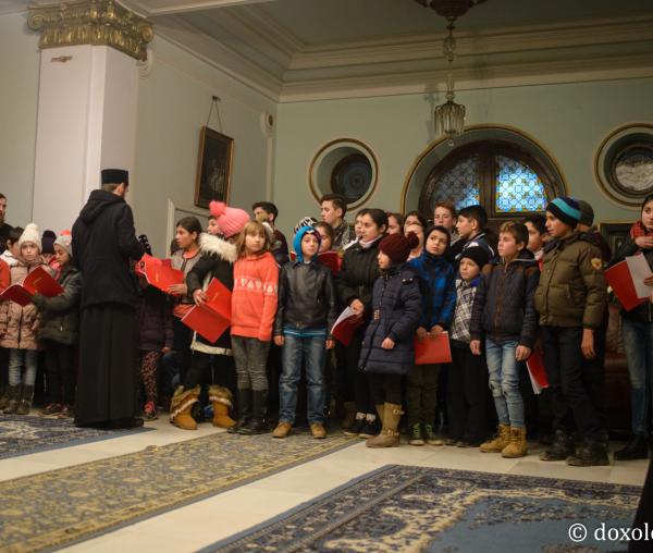 Colindători la Reședința Mitropolitană 2016 - Parohia Horlești