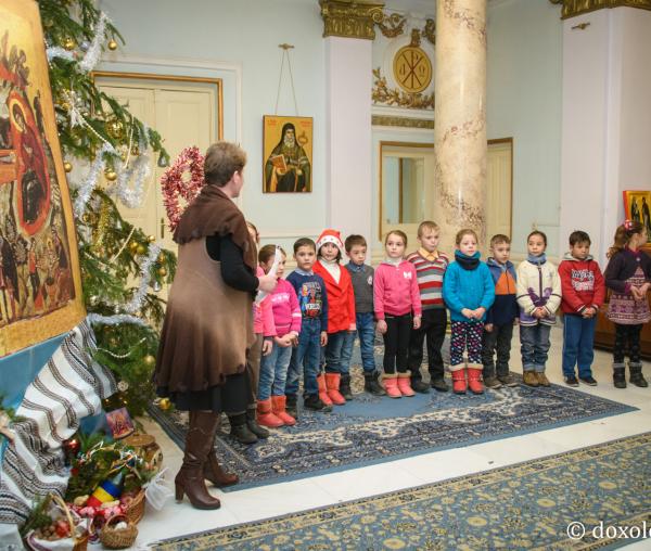 Colindători la Reședința Mitropolitană 2016 - Școala Rădeni